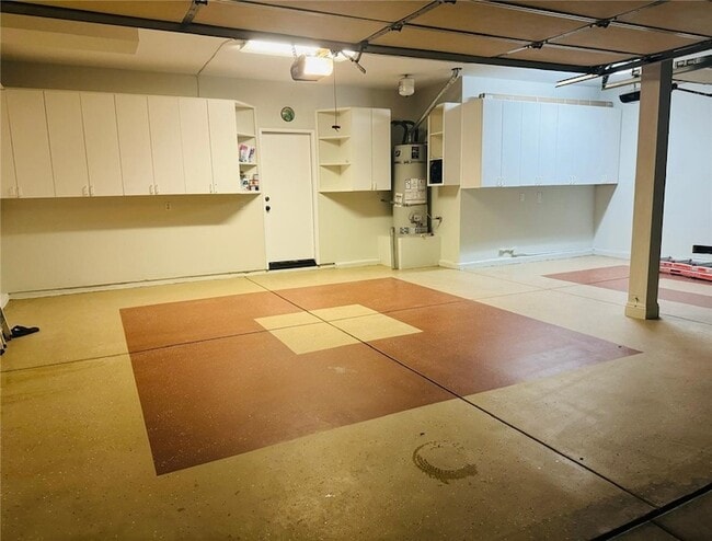 Building Photo - 7036 Sausalito Ave