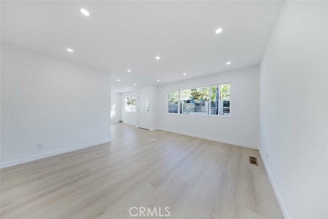 Building Photo - 10431 Las Lunitas Ave