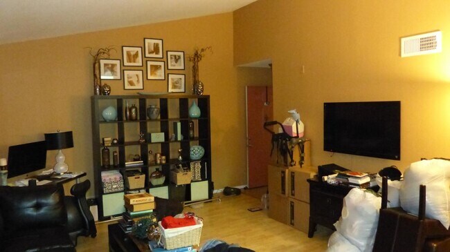 Building Photo - 2351 NW 33rd St