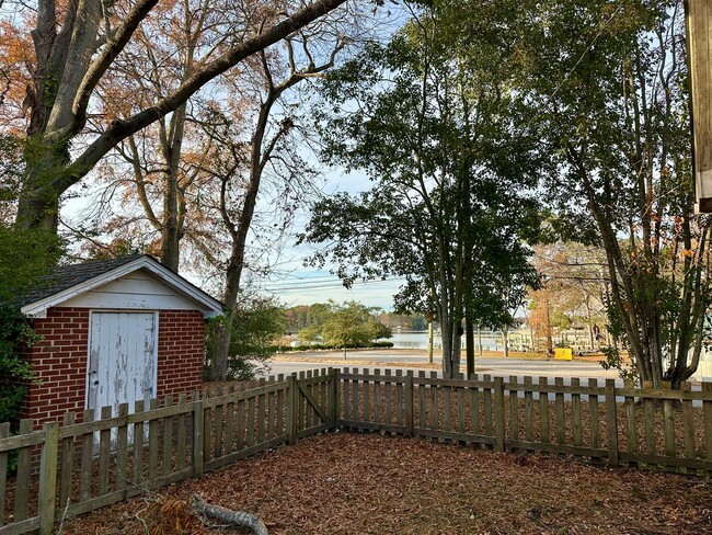 Building Photo - Historic Home in Downtown Bath