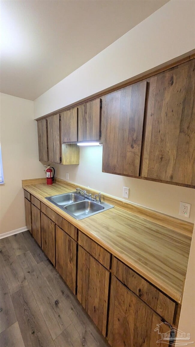 Building Photo - 6288 Hamilton Bridge Rd