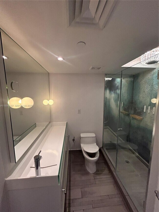 Building Photo - 1100 West Ave