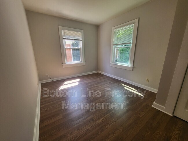 Building Photo - 233 Orange St