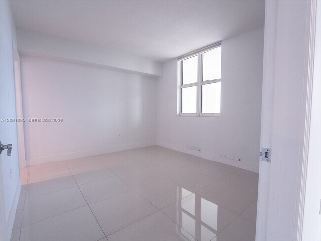 Building Photo - 117 NW 42nd Ave