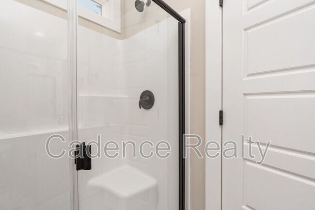 Building Photo - 1709 Perimeter Lp