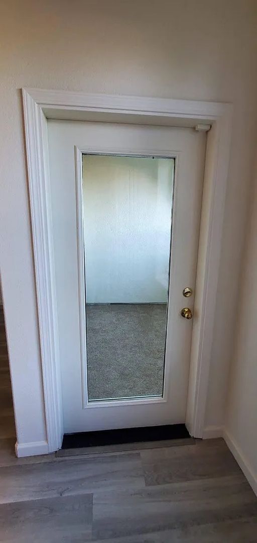 Building Photo - Modern Townhome in Prime San Mateo Location