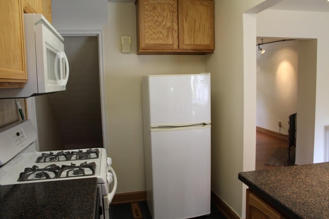 Building Photo - 1784 Kings Ct