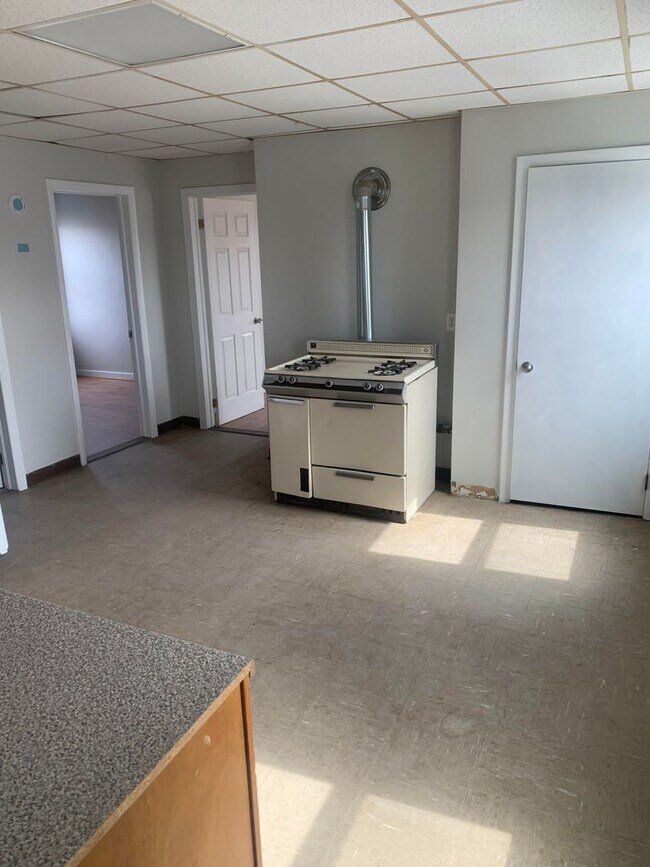 Building Photo - 50 Millbury St