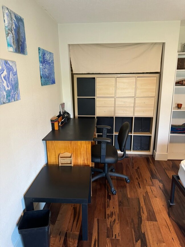 Building Photo - The Urban Sanctuary an adorable SHORT OR L...