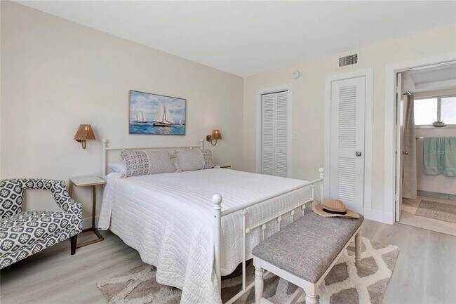 Building Photo - 3755 S School Ave