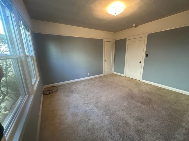 Building Photo - Mt Davidson Manor Home for Rent