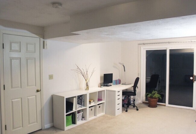 Building Photo - 19 Hillando Dr