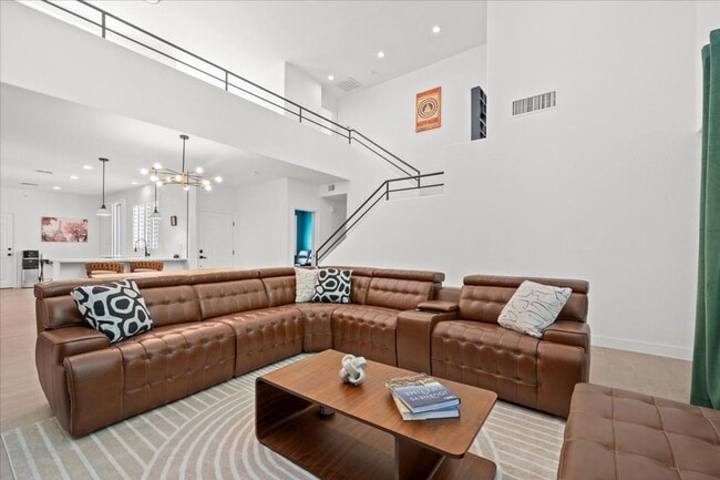 Building Photo - Modern, Elegant Fully Furnished 3 Bedroom Home in Spanish Trails