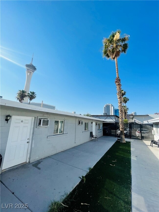 Building Photo - 246 W Philadelphia Ave