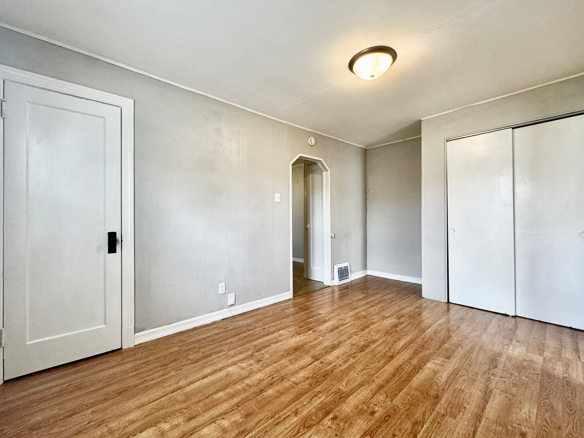 Building Photo - 9760 Clyde Ave