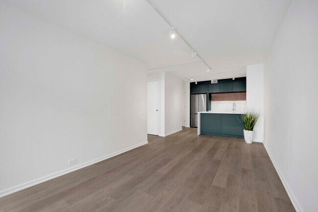 Building Photo - 900 N Lake Shore Dr