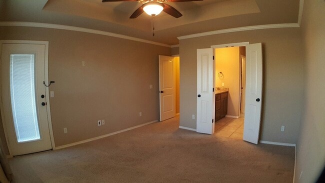 Building Photo - 7041 Cherokee Crossing West