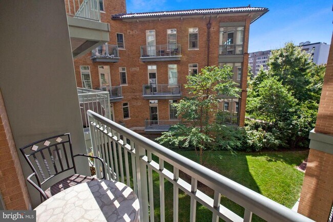 Building Photo - 2425 L St NW
