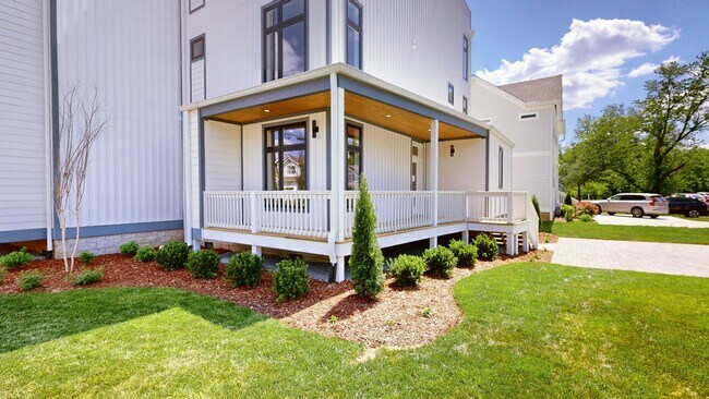 Building Photo - Turn-Key Luxury Rental: Brand-New 4BD + Office w/ Private Sunset Rooftop