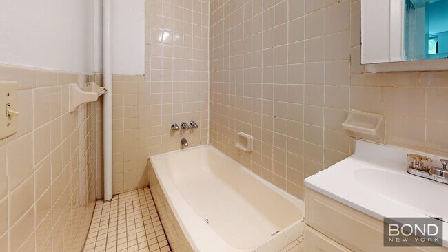 Floorplan - 330 East 74th Street