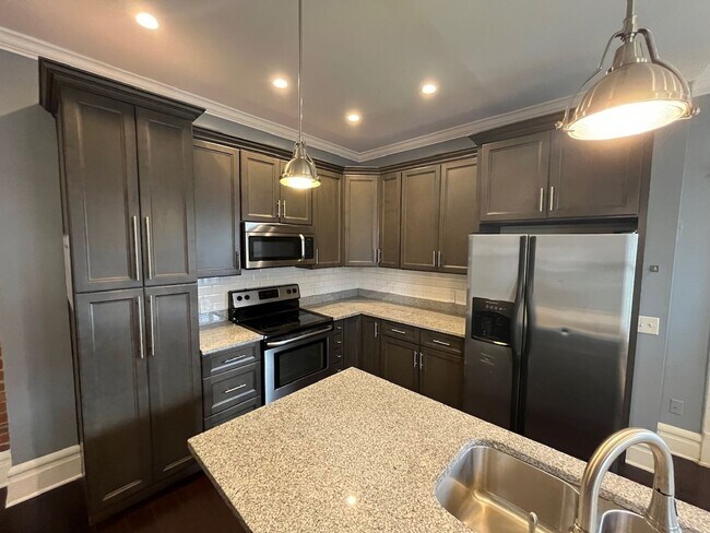 Building Photo - 991-993 Bryden Road