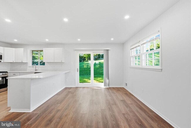 Building Photo - 8009 Gosport Ln