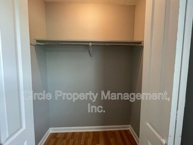 Building Photo - 111 Claybill Dr
