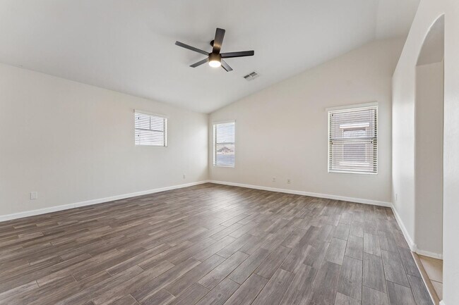 Building Photo - 18024 W Maui Ln