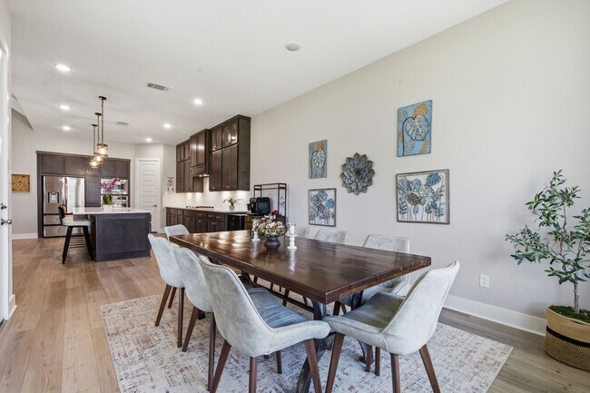 Building Photo - 28065 Willow Gln Dr