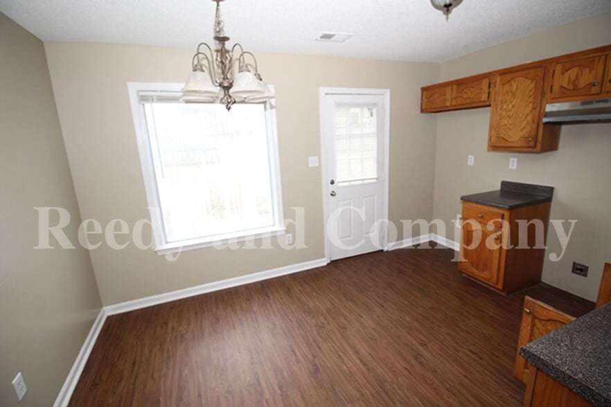 Building Photo - 6077 Wills Way Cir S