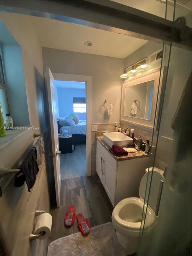 Building Photo - 8400 W Sample Rd