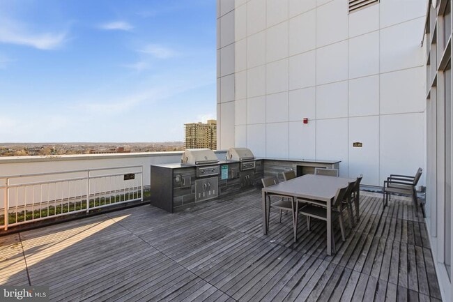 Building Photo - 925 N Fairfax St