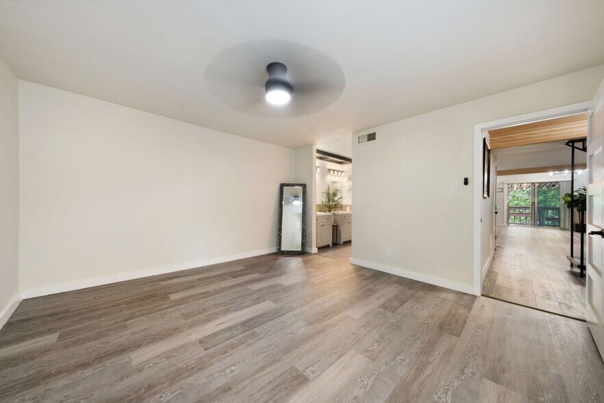 Building Photo - 2703 Meadowstone Ct