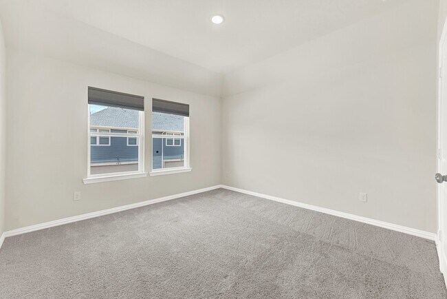 Building Photo - 8993 Swallowtail St