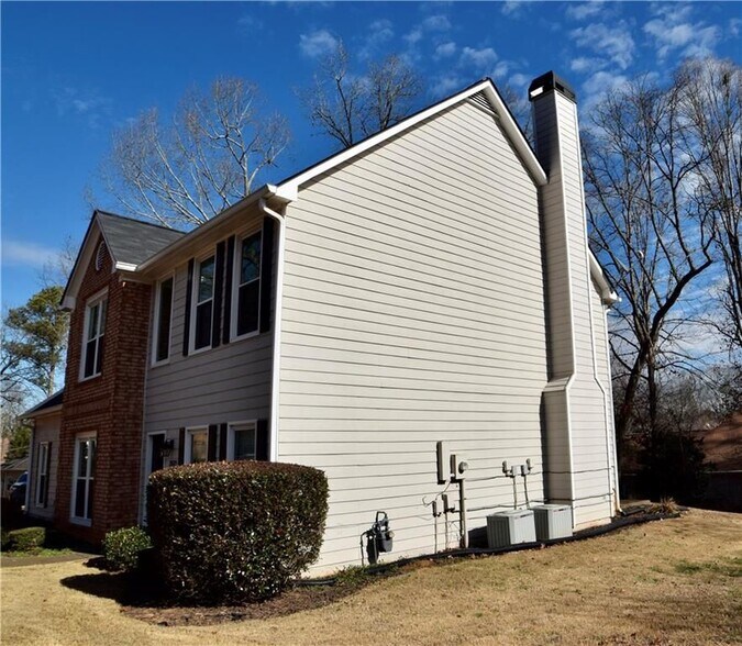 Building Photo - 2609 Falcon Nest Ct