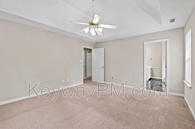 Building Photo - 5780 Carriage Hills Dr