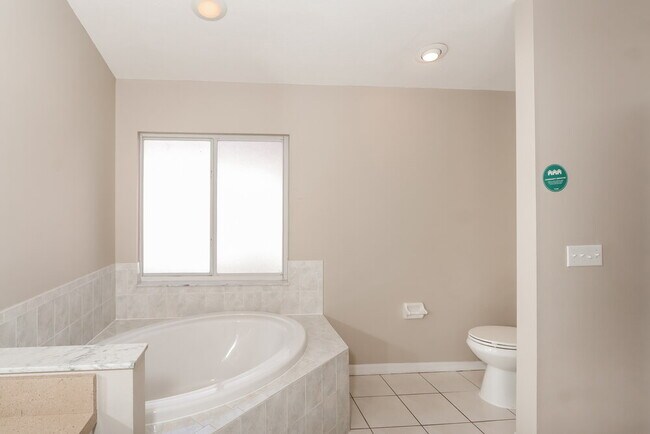 Building Photo - 10932 New Brighton Ct