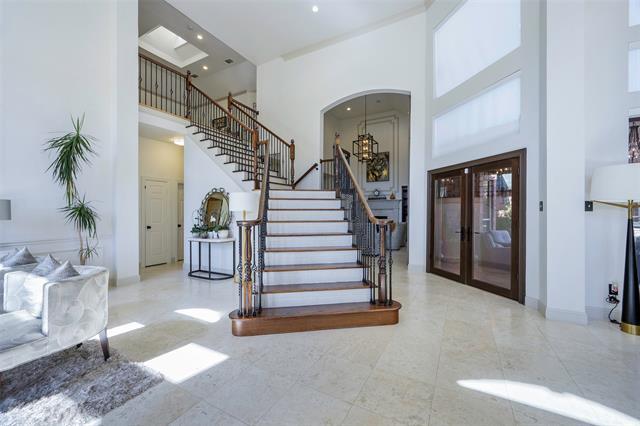 Building Photo - 5913 Hempstead Dr