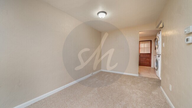 Building Photo - Make This Spacious 2-Bedroom Duplex Your Next Home