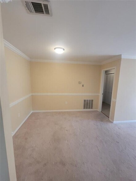 Building Photo - 23212 Plantation Dr NE