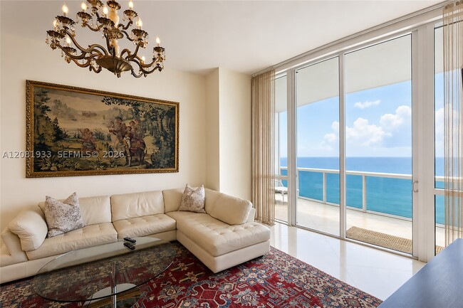 Building Photo - 15811 Collins Ave