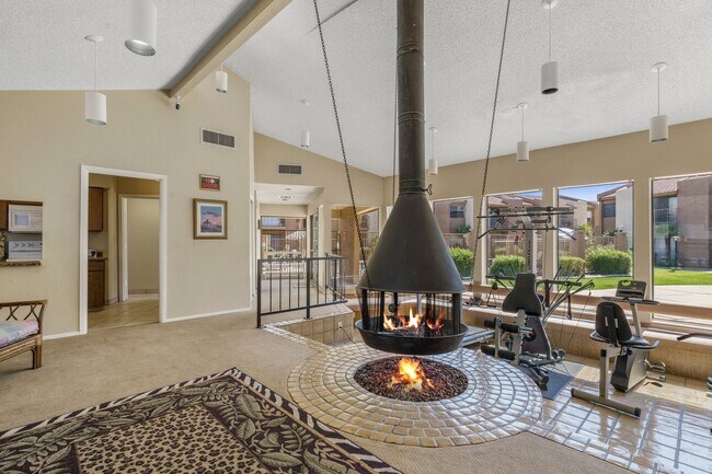 Building Photo - COMING SOON! Spacious 1 Bed 1 Bath Condo i...