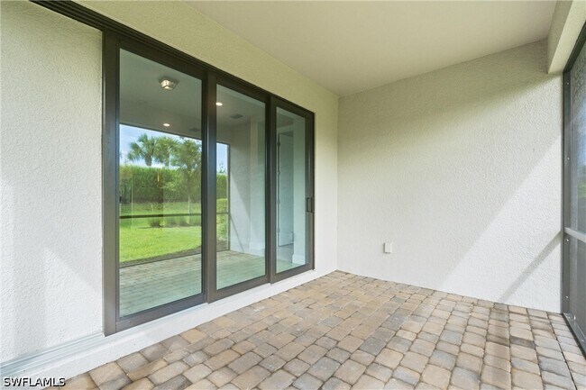 Building Photo - 2244 Yellowfin Cir