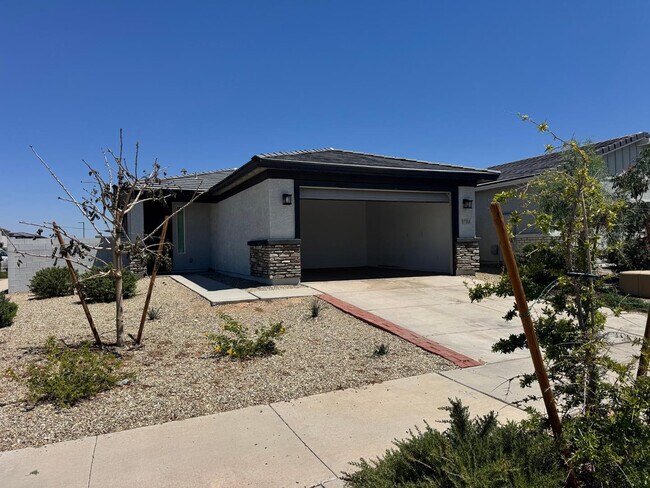 Building Photo - 17388 W Country Club Terrace