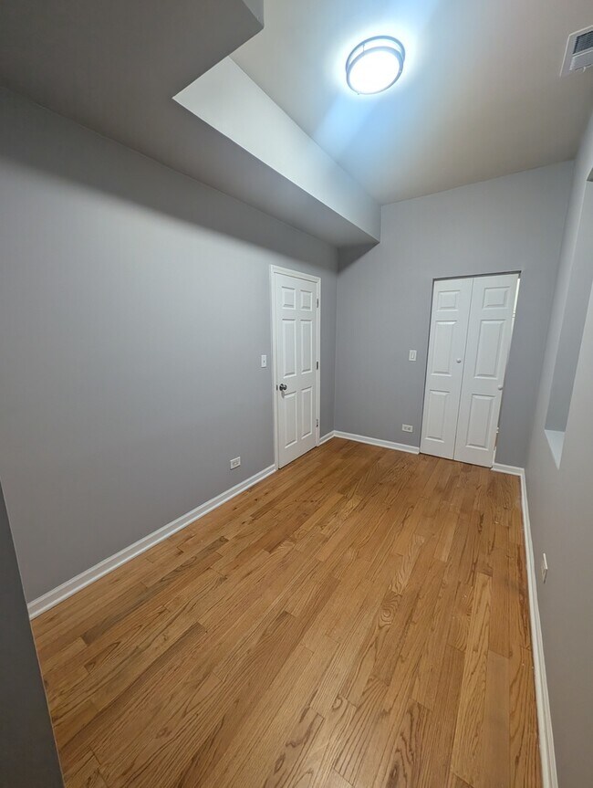 Building Photo - 2531 W Flournoy St