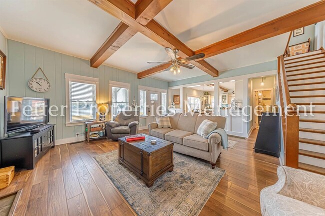 Building Photo - Coming Soon Beautiful 3 Bedroom Home with ...