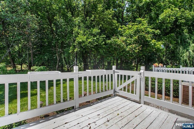 Building Photo - 6-04 Cross Meadows