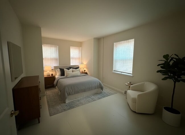 Building Photo - 1809 W Thompson St