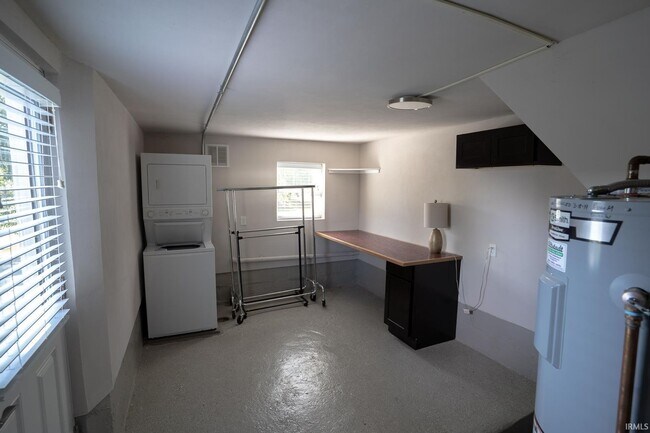 Building Photo - Blue Bungalow on the Northside