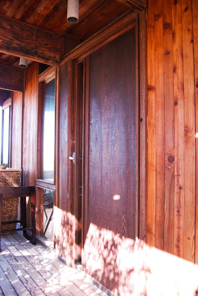 Building Photo - 341 Harbor View Ave